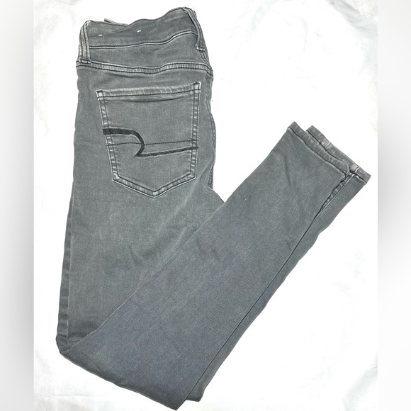 Size 4 grey high waist no zipper just buttons skinny Jean super cute gently used - Picture 2 of 2